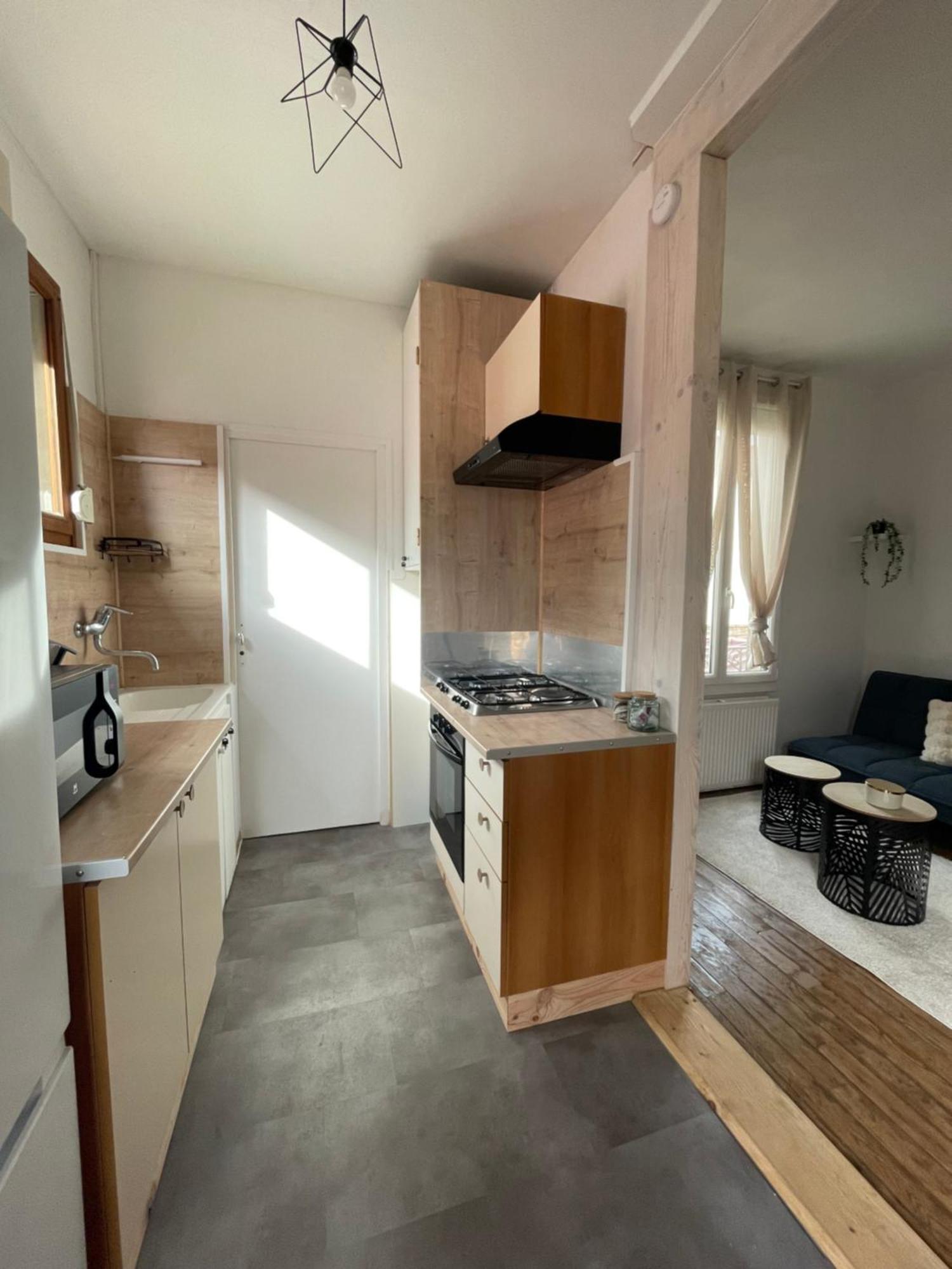 فيلا Chaleureuse Saint-Julien-les-Villas المظهر الخارجي الصورة