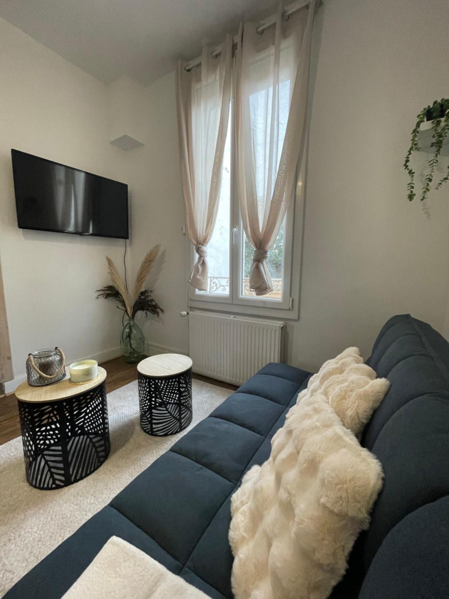 فيلا Chaleureuse Saint-Julien-les-Villas المظهر الخارجي الصورة